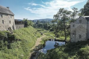 Lire la suite à propos de l’article 10 Activités à Faire Autour du Lac de Vassivière pour des Vacances Inoubliables